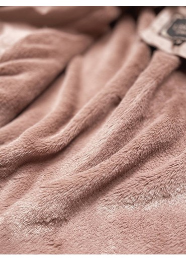 Ružový prešívaný kabát s kožušinou