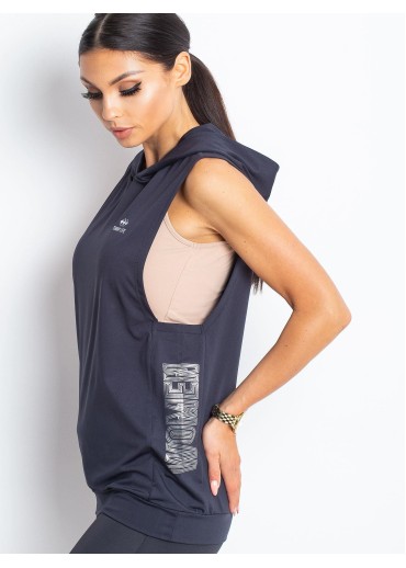 Grafitovo sivé tričko s kapucňou