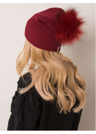 Bordovo červená čiapka