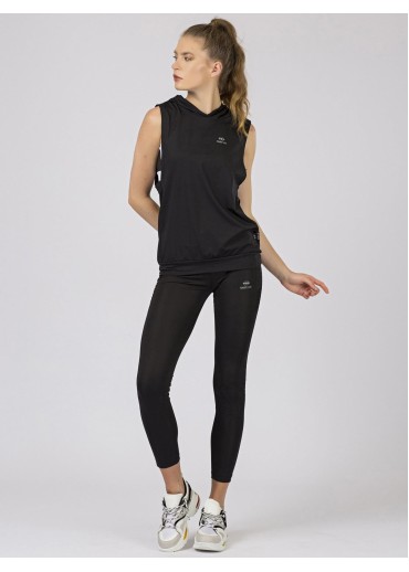 Čierne tričko s kapucňou