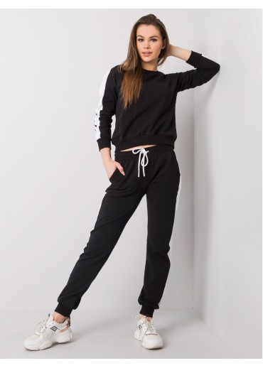 Čierna tepláková súprava