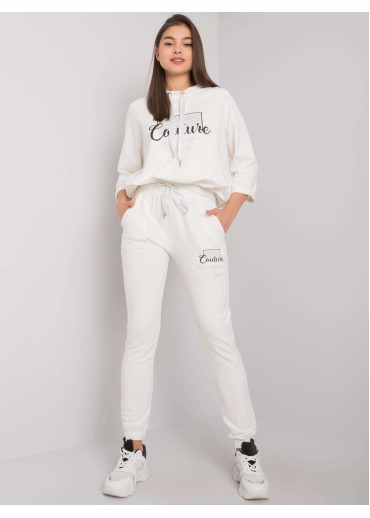 Smotanovo biela tepláková súprava