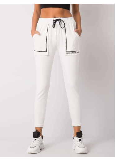 Smotanovo biele tepláky