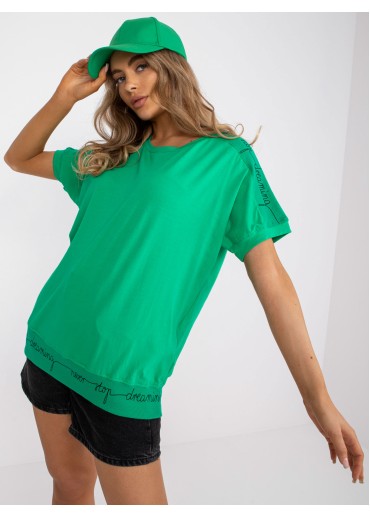 Tmavozelené tričko s nápisom