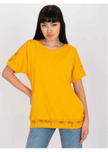 Žlté tričko s nápisom
