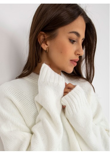 Smotanovo biely kardigán