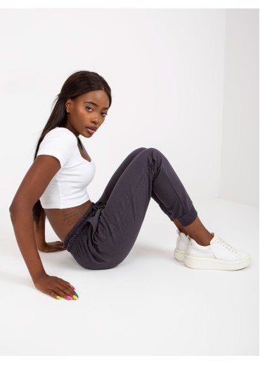 Grafitovo sivé tepláky