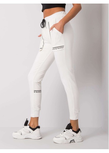 Smotanovo biele tepláky