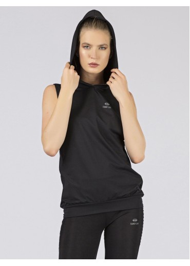 Čierne tričko s kapucňou