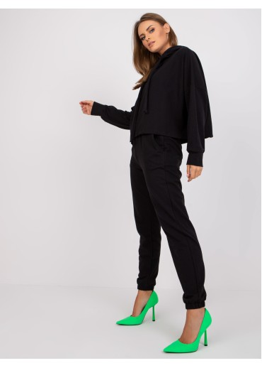 Čierna tepláková súprava