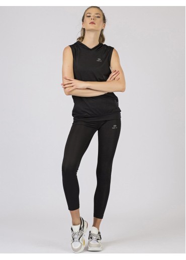 Čierne tričko s kapucňou