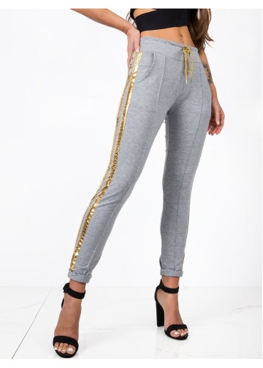 Sivé tepláky s lampasmi