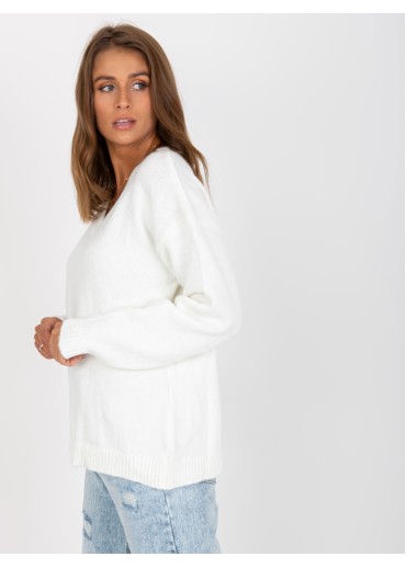 Smotanovo biely pulóver