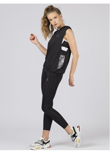 Čierne tričko s kapucňou