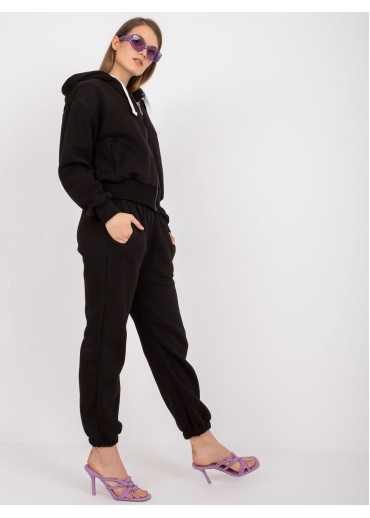 Čierna tepláková súprava