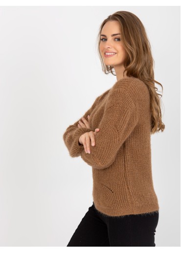 Hnedý pulóver