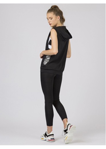 Čierne tričko s kapucňou