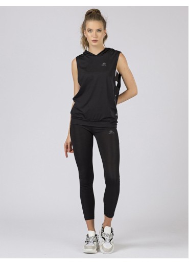 Čierne tričko s kapucňou