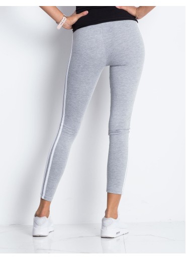 Sivá legíny s lampasmi