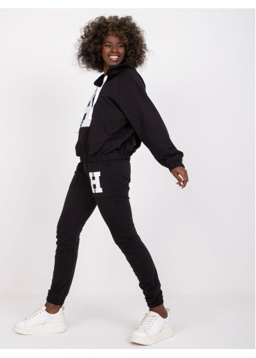 Čierna tepláková súprava