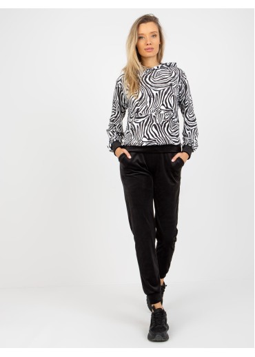 Čierna tepláková súprava