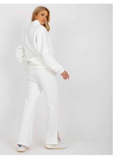 Smotanovo biela tepláková súprava