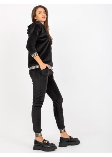 Čierna tepláková súprava