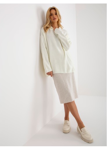 Smotanovo biely pulóver