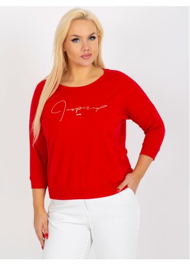 Červené tričko s nápisom