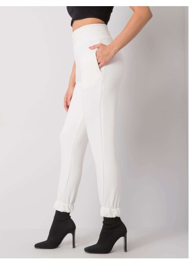 Smotanovo biele tepláky