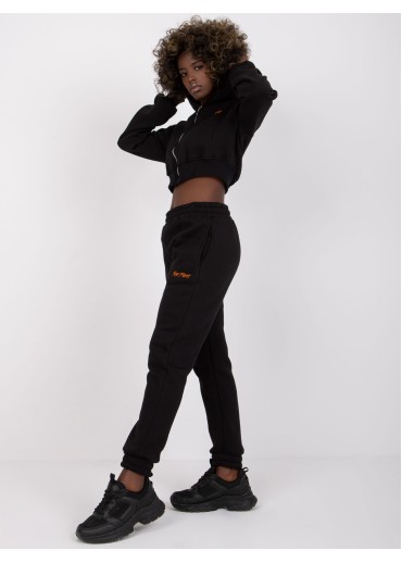 Čierna tepláková súprava