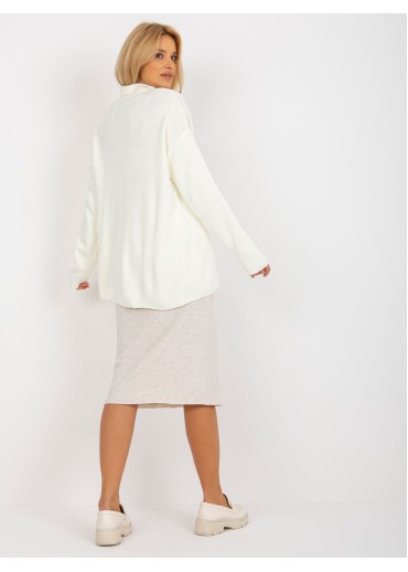 Smotanovo biely pulóver