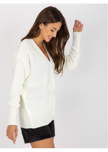 Smotanovo biely sveter