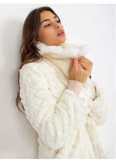 Biela kožušinová bunda