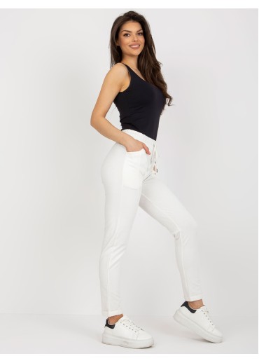 Smotanovo biele tepláky