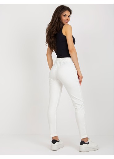 Smotanovo biele tepláky