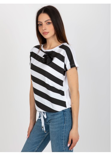 Čierne tričko pruhy