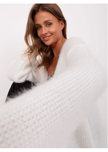 Smotanovo biely kardigán