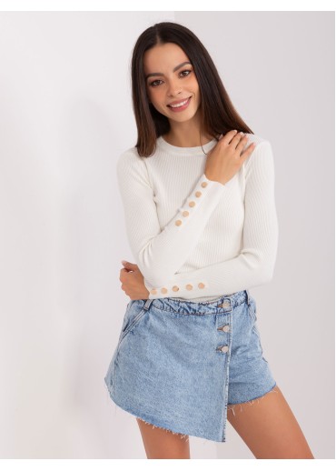 Smotanovo biely pulóver