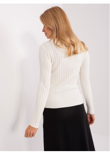 Smotanovo biele tričko s dlhým rukávom