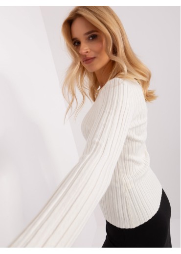 Smotanovo biele tričko s dlhým rukávom