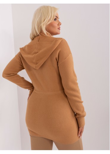 Hnedý sveter s kapucňou
