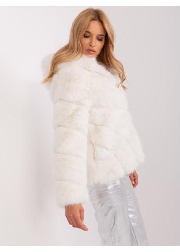 Smotanovo biela kožušinová bunda