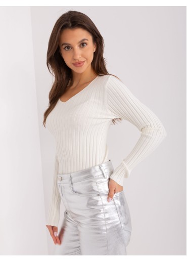 Smotanovo biele tričko s dlhým rukávom