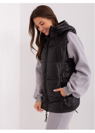 Čierna prešívaná vesta