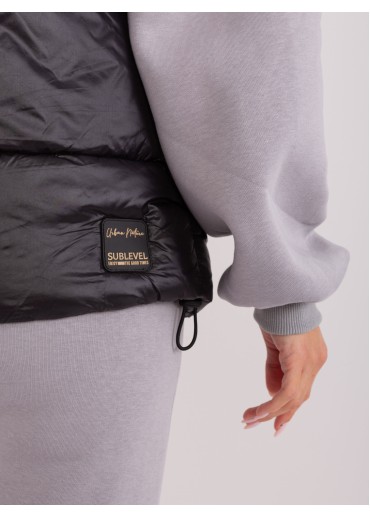 Čierna prešívaná vesta