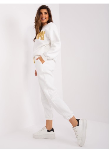 Smotanovo biela tepláková súprava