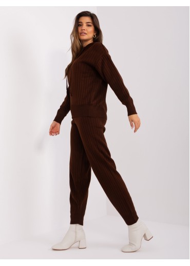 Hnedý teplákový komplet