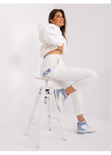 Smotanovo biela tepláková súprava