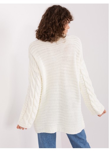 Smotanovo biely pletený pulóver